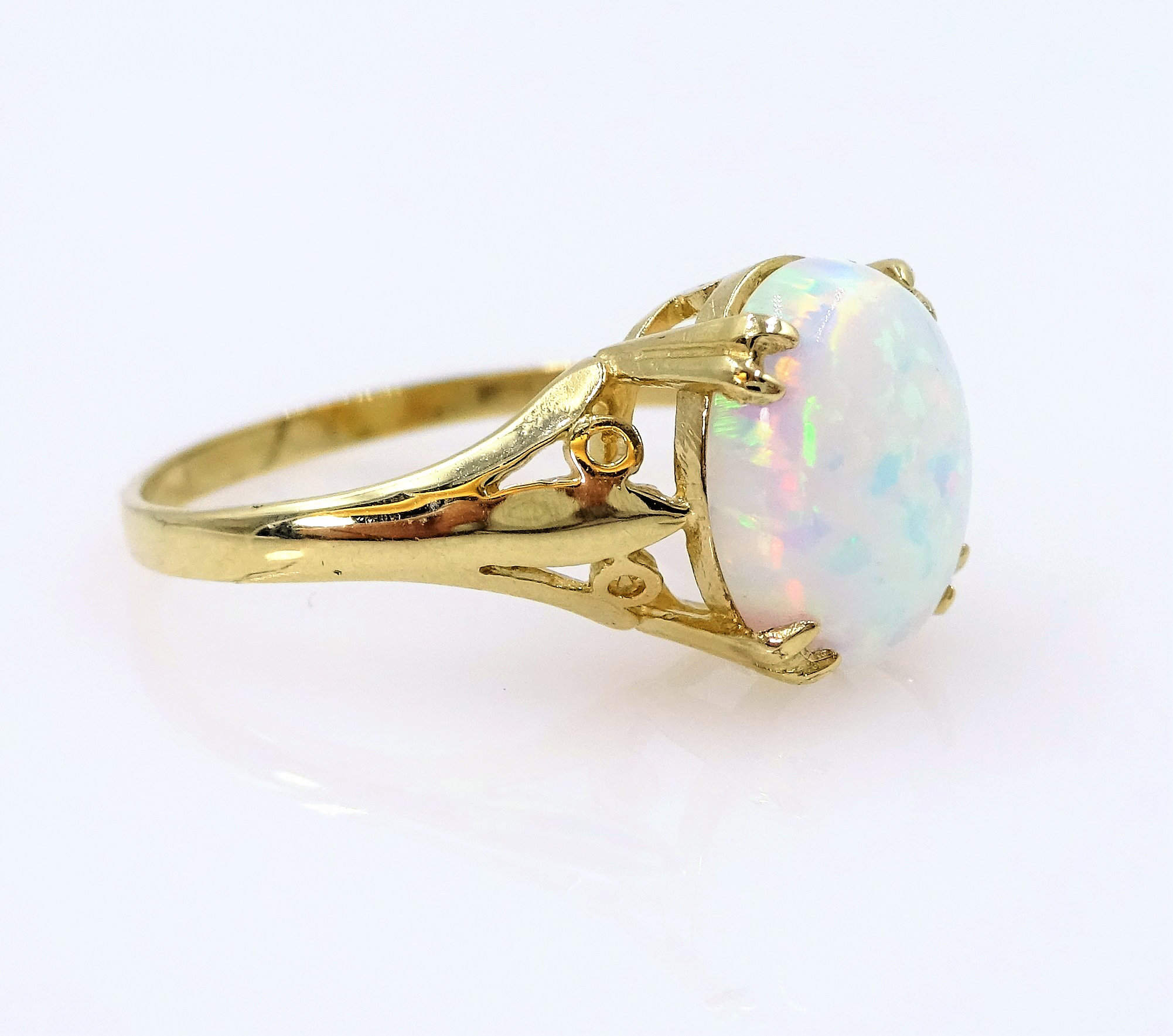 9ct gold opal ring hallmarked Condition Report Size O, approx 1. - Image 3 of 5