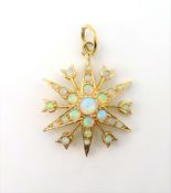 9ct gold opal star pendant hallmarked Condition Report Length = 2.8cm approx 3.