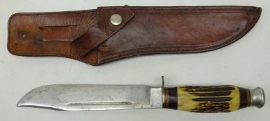 Hunting knife, 20cm shaped single edge blade with Antler handle, in leather sheath,