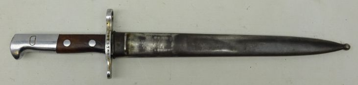 German Bayonet, twin edge fullered blade marked Waffenfabrik Neuhausen, crosspiece stamped 879300,