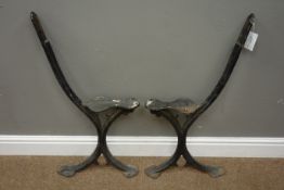 Pair of cast iron garden bench ends, H76cm Condition Report <a href='//www.