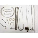 Contemporary silver pendants and necklaces stamped 925 Condition Report <a