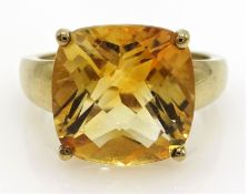 Gold princess cut citrine ring hallmarked 9ct Condition Report Size M, approx 3.