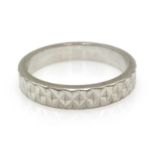 18ct white gold wedding band hallmarked approx 3.