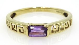 Gold amethyst Greek key design ring halllmarked 9ct Condition Report Size P,