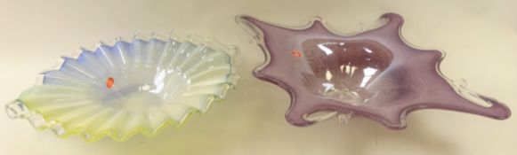 Murano Lavorazione glass centrepiece bowl of splash form,