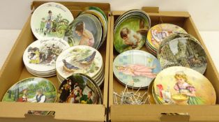 Sets of collectors plates including eight Wedgwood 'The Street Sellers of London Series',