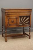 Early 20th century Barrynolala '482721'Oak gramophone cabinet,