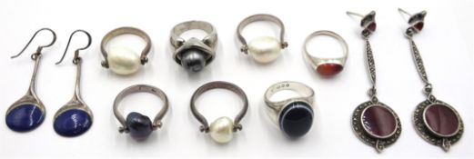 Five silver pearl rings, stamped 925, agate ring hallmarked,