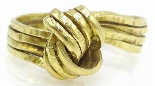 18ct gold knot ring stamped 750, approx 5.