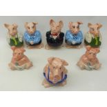 Set five Natwest piggy banks & three others (8) Condition Report <a href='//www.
