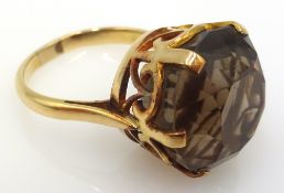 9ct gold smoky quartz ring Condition Report Approx 9.