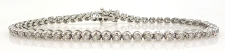 18ct white gold diamond tennis bracelet, hallmarked,