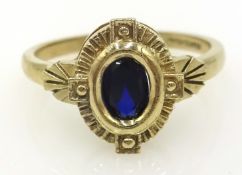 9ct gold oval sapphire ring hallmarked Condition Report approx 2.