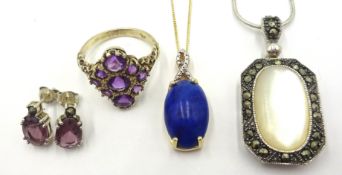 Lapis lazuli silver-gilt pendant necklace stamped 925,