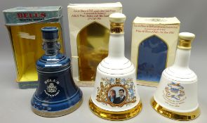 Bells Old Scotch Whisky in Wade Royal Commemorative decanters for William birth 1982, 50cl,