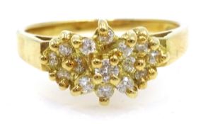 18ct gold diamond cluster ring hallmarked Condition Report Approx 3.