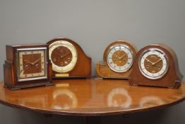 Early 20th century oak cased mantel clock in Art Deco style stepped case (W24cm),