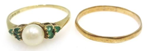Pearl and emerald gold ring and gold wedding band,