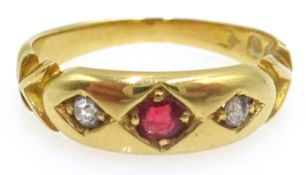 Edwardian 18ct gold ruby and diamond ring Sheffield 1909 Condition Report 2.