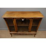 Edwardian mahogany display cabinet, single glazed doors, shaped apron carved with shell,