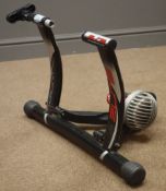 Elite Crono Fluid ElastoGel indoor turbo trainer.