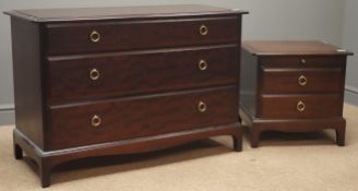Stag Minstrel mahogany dressing chest, three drawers (W107cm, H72cm, D47cm),