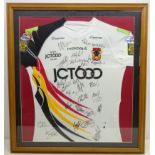 Framed Bradford Bulls rugby league shirt bearing over twenty signatures c2011 Condition