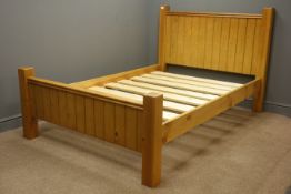 Pine 4' 6'' double bedstead with slats, W135cm,