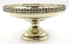 Silver pedestal fruit bowl by Mappin and Webb London 1922 diameter 20cm 10oz Condition