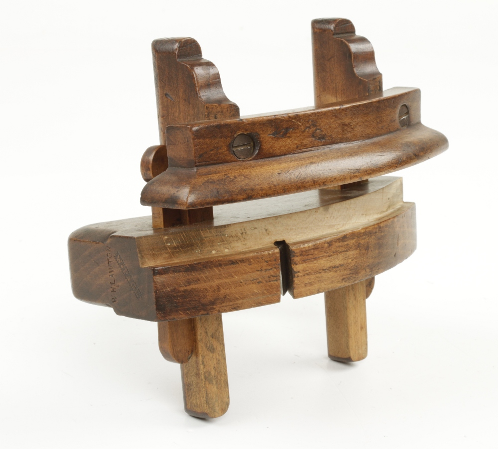 A craftsman made carriage builder's sharply compassed beech rebate plane with fence G+ - Image 3 of 4