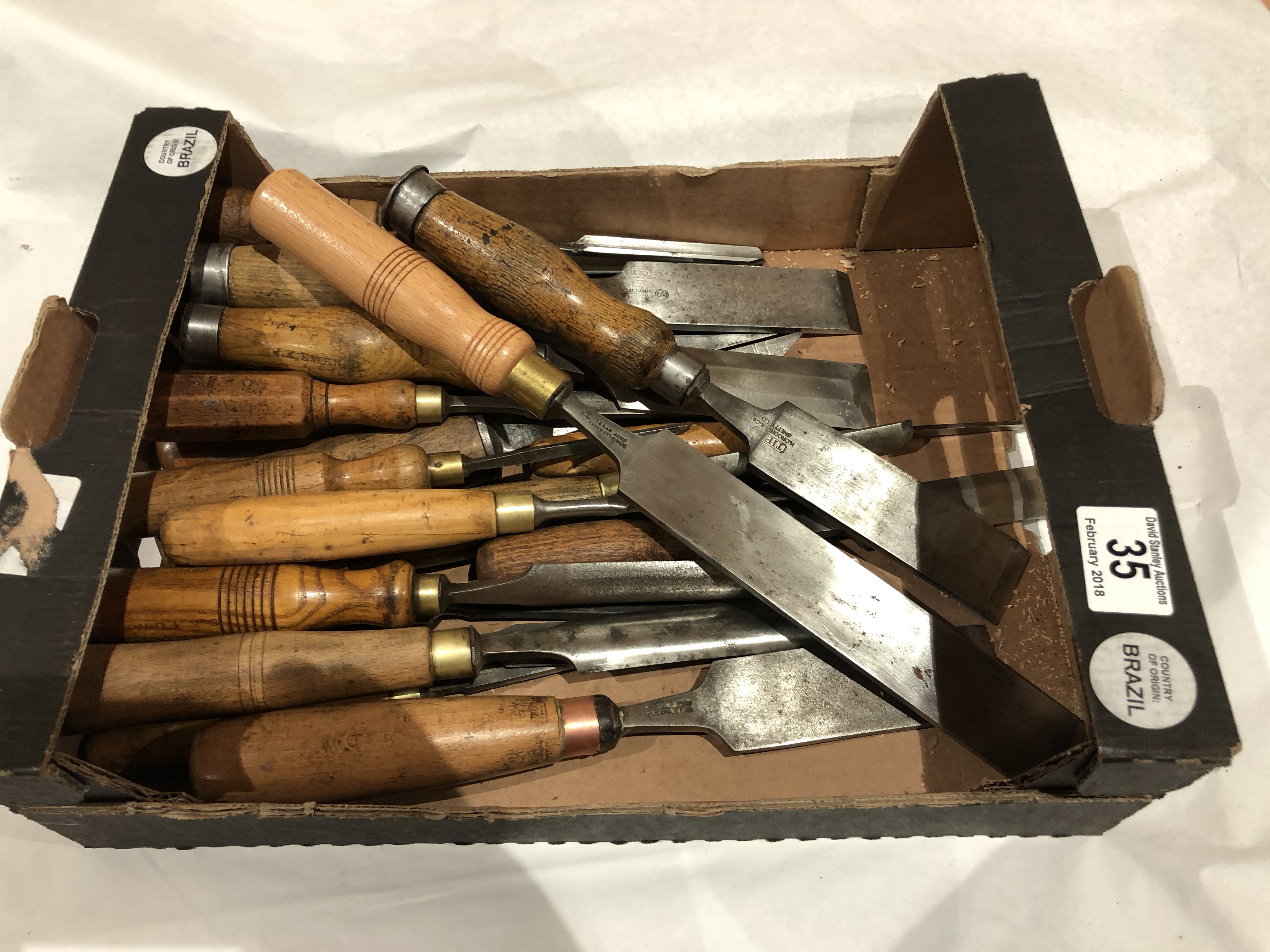 A quantity of chisels