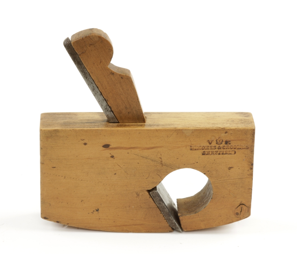 A miniature boxwood compass rebate plane by BROOKES & CROOK'S Sheffield with Crown over V.R. - Image 2 of 3