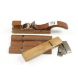 A patternmakers brass removable sole plane with 5 soles and irons G+