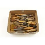 36 assorted chisels and gouges G
