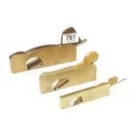 Three brass rebate planes two with steel soles from 4" to 6" G