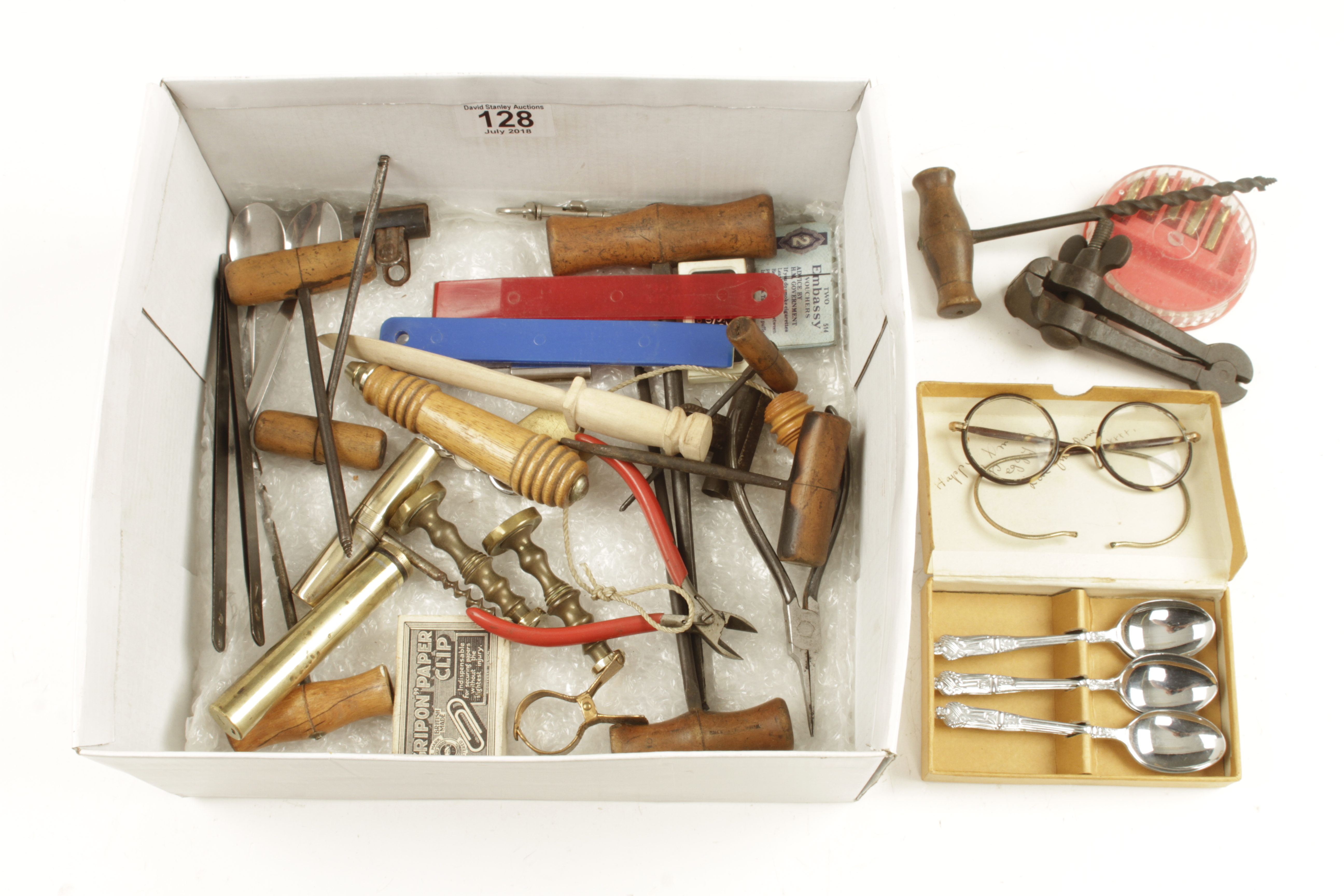 A quantity of small tools and other items G