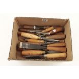 26 chisels and gouges G