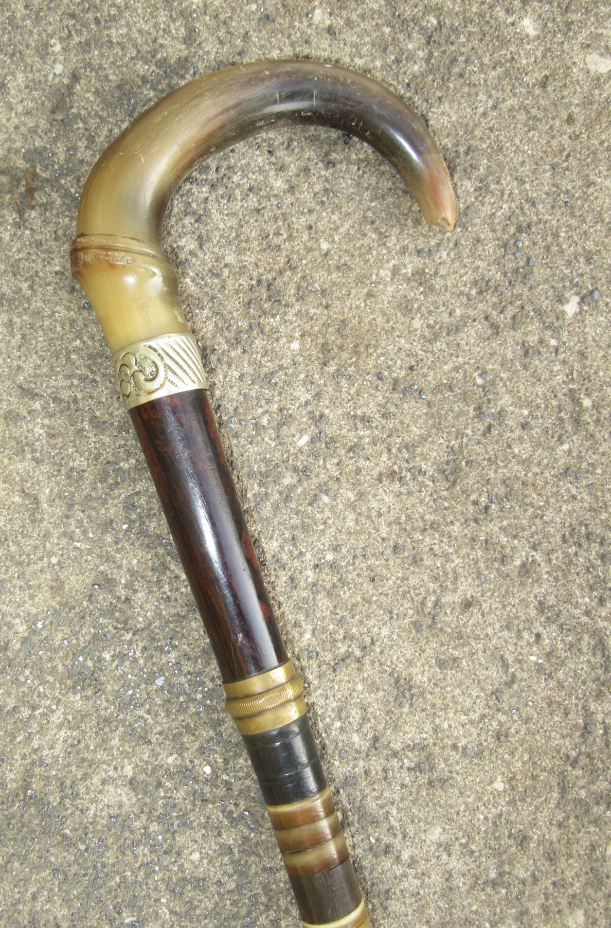 A horn walking stick, height 92cm. - Image 2 of 2