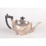 An Edwardian silver bachelor's teapot, 7.5oz.