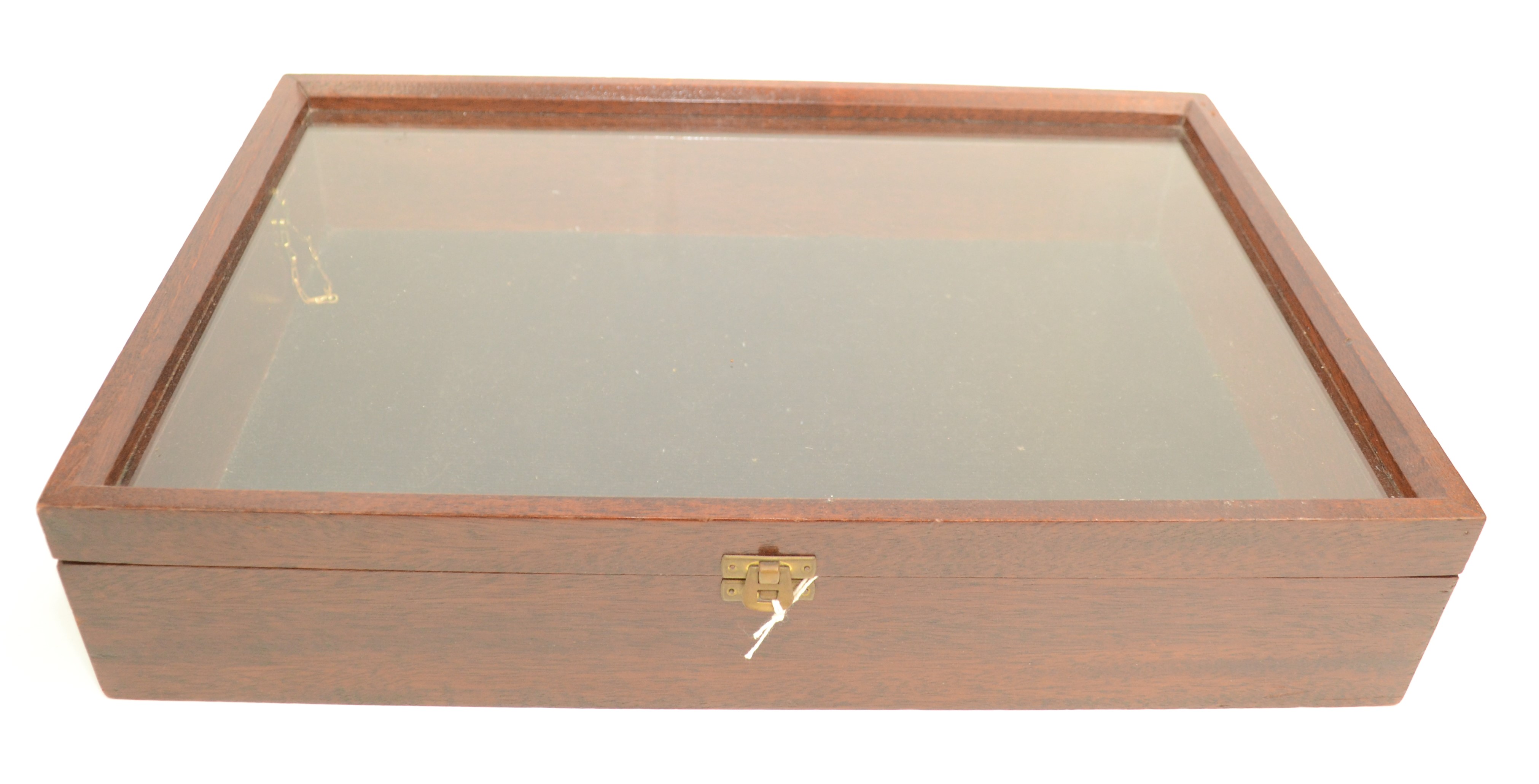 A mahogany glazed display case, height 9.5cm, width 46.5cm, depth 31.5cm.