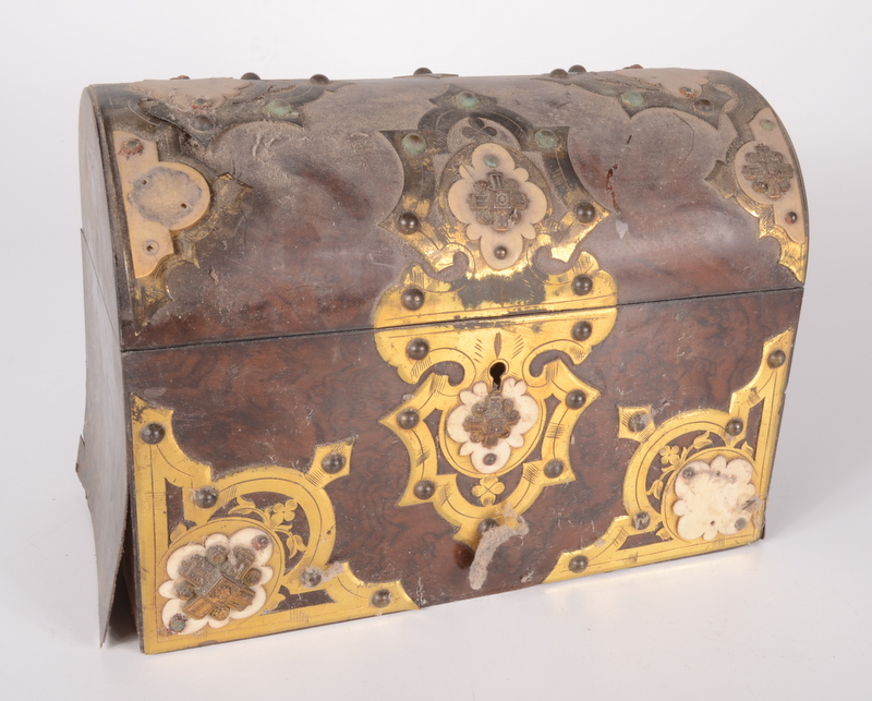 A burr walnut and gilt metal bound casket, 19th century, height 17cm, width 23.5cm, depth 12cm.