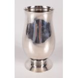 An Elkington silver bellied vase Birmingham 1910, 5.1oz, height 13cm.