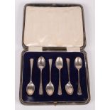 A set of six Old English pattern silver coffee spoons, cased, 1.4oz.