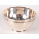 A plain silver sugar bowl by Vander & Hedges (Tessiers Ltd) London 1916, 5oz.