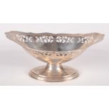 An oval pierced silver sweetmeat basket, 5.7oz.