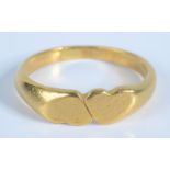 A high purity double heart gold ring, 4.2g.