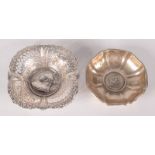 An 1897 Silver Jubilee bon bon dish, together with a silver sweetmeat dish, 107g.
