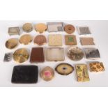 A collection of compacts and cigarette cases etc.