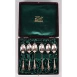 A set of six silver coffee spoons London 1901, cased.